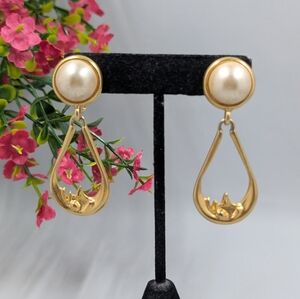 Vintage Pearl Clip On Drop Earrings